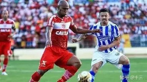 巴塞罗那右后卫引援目标集中：弗林蓬领先，万德松等四将成热门人选